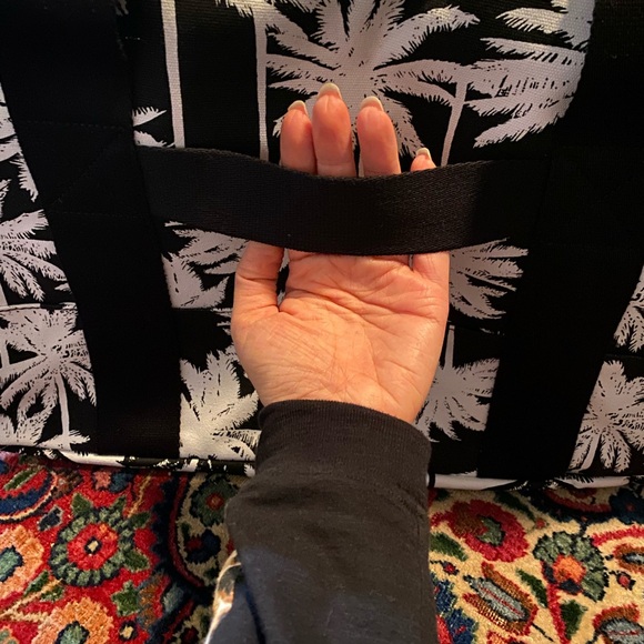 New VS PINK Palm Tree travel duffle travel bag - Picture 6 of 7